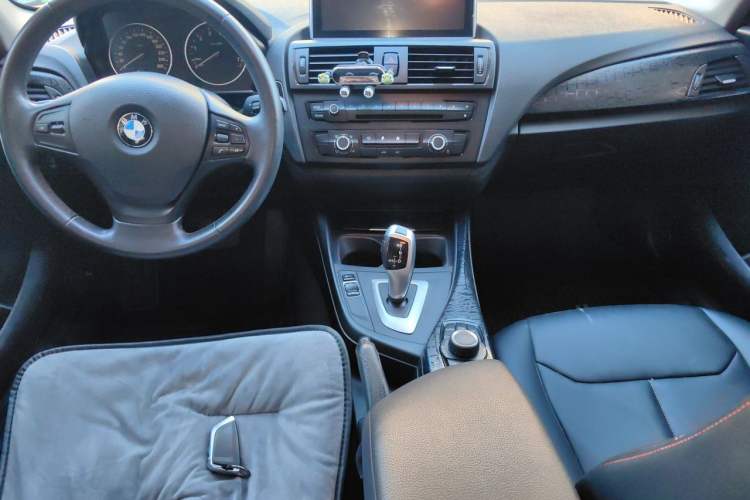 Used BMW 1 Series 2012 116i Leading Model Center Console