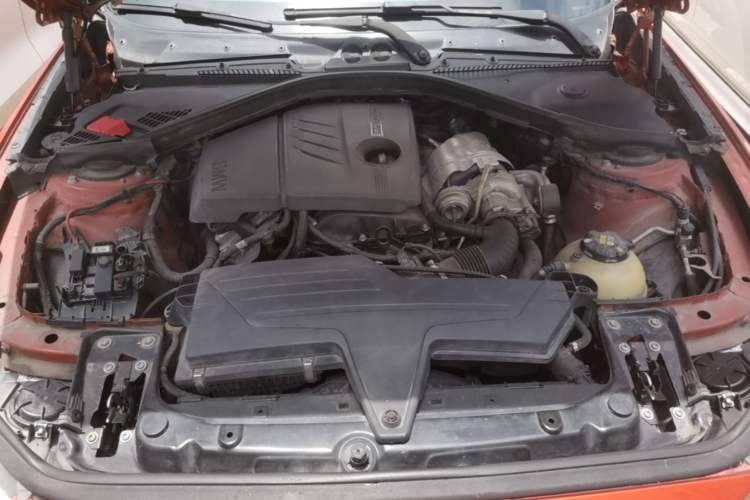 Used BMW 1 Series 2012 116i Leading Model Engine Bay