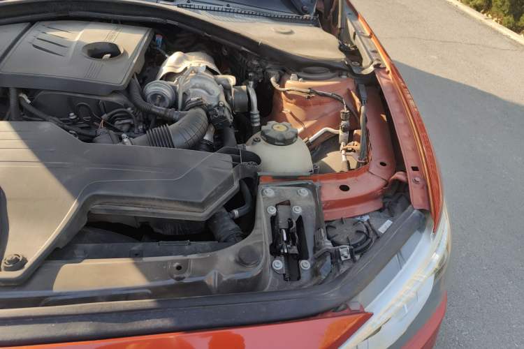 Used BMW 1 Series 2012 118i Sport Edition Engine Bay Left