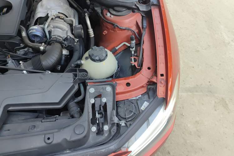 Used BMW 1 Series 2012 118i Leading Model Engine Bay Left