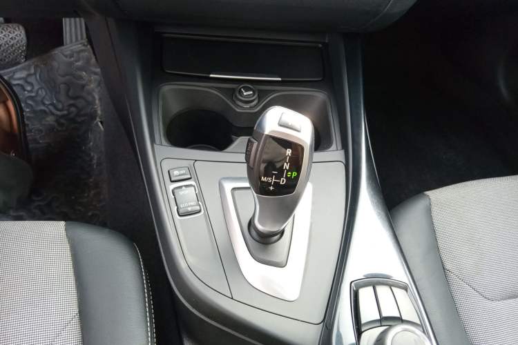 Used BMW 1 Series 2012 116i Urban Edition Gear Lever