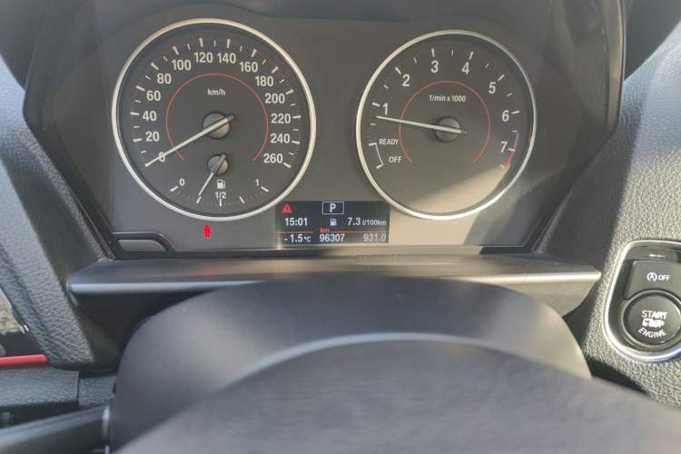 Used BMW 1 Series 2012 118i Sport Edition Odometer Close Up