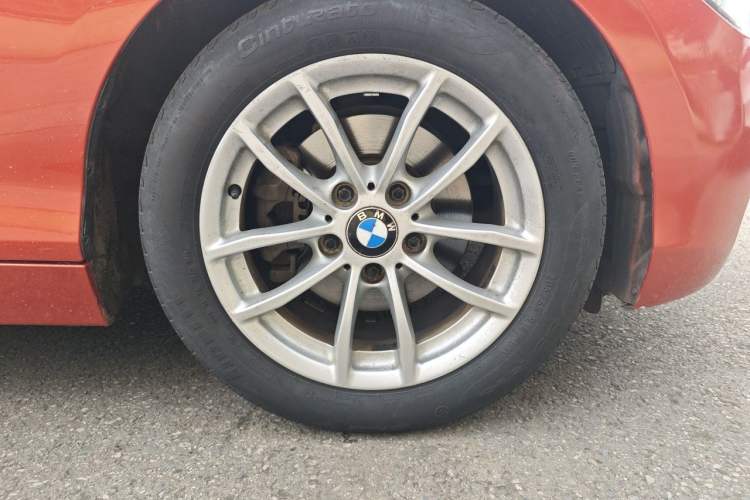 Used BMW 1 Series 2012 118i Leading Model Right Front Wheel Hub