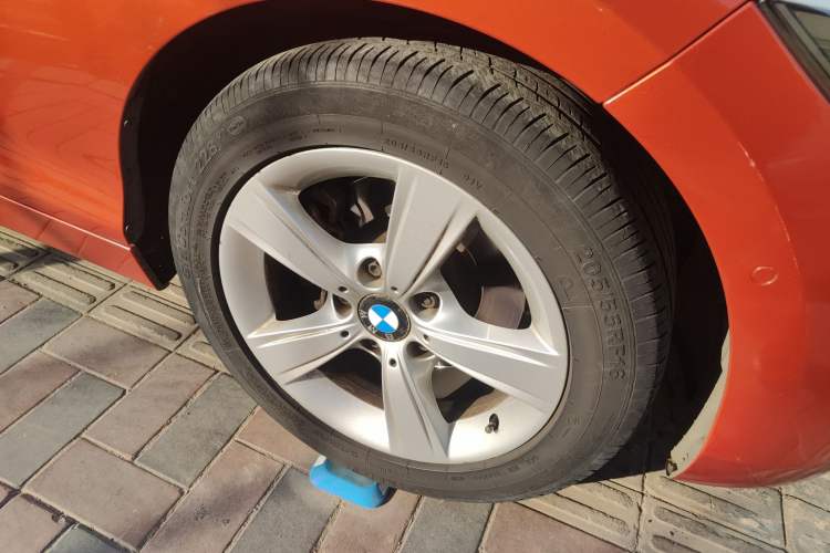 Used BMW 1 Series 2012 118i Sport Edition Right Front Wheel Hub