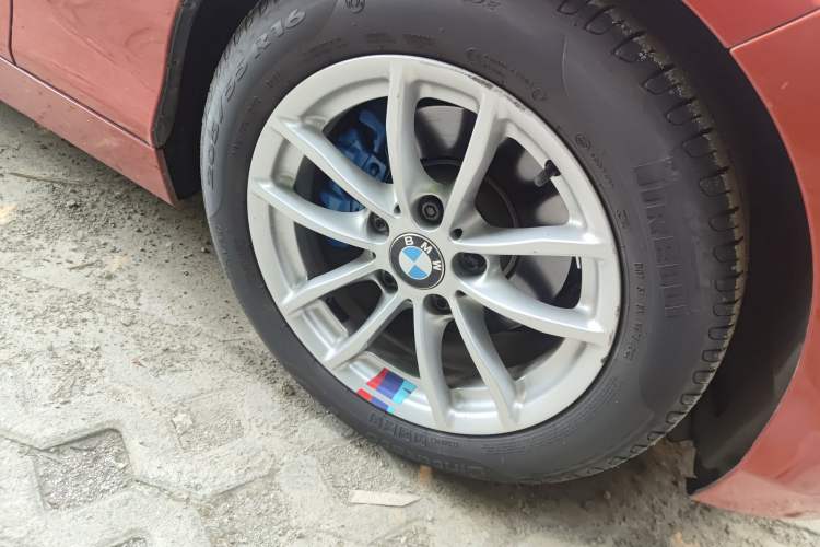 Used BMW 1 Series 2012 118i Leading Model Right Front Wheel Hub