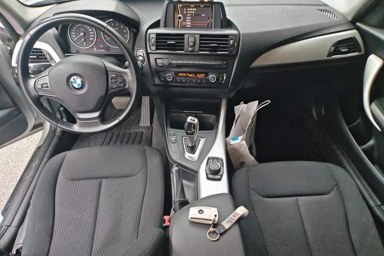 Used BMW 1 Series 2012 118i Leading Model Center Console