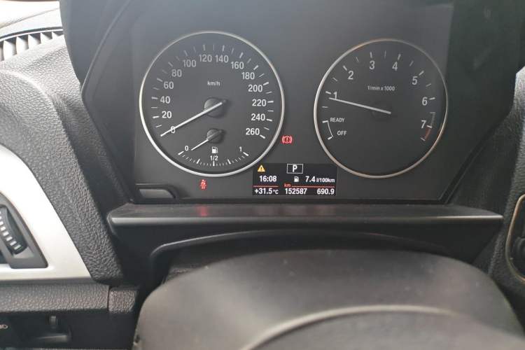 Used BMW 1 Series 2012 118i Leading Model Odometer Close Up