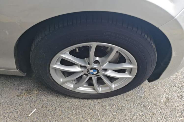 Used BMW 1 Series 2012 118i Leading Model Right Front Wheel Hub