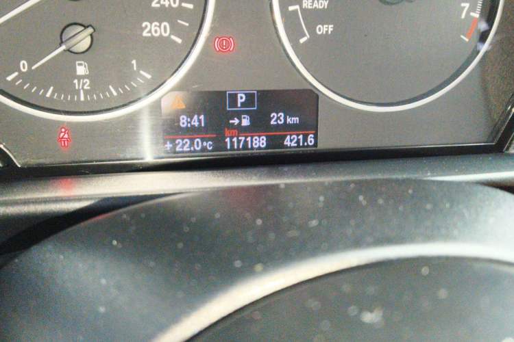 Used BMW 1 Series 2012 118i Leading Model Odometer Close Up