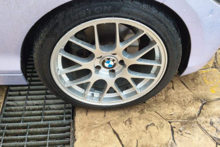 Used BMW 1 Series 2012 118i Leading Model Right Front Wheel Hub