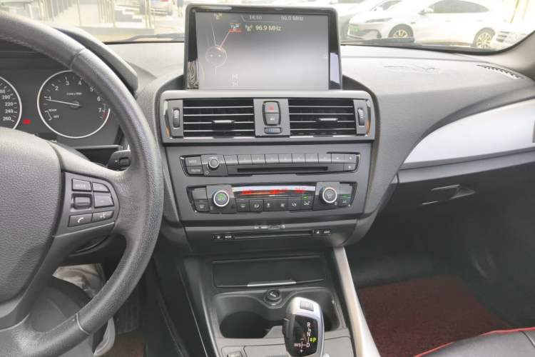 Used BMW 1 Series 2012 118i Leading Model Audio And AC Panel