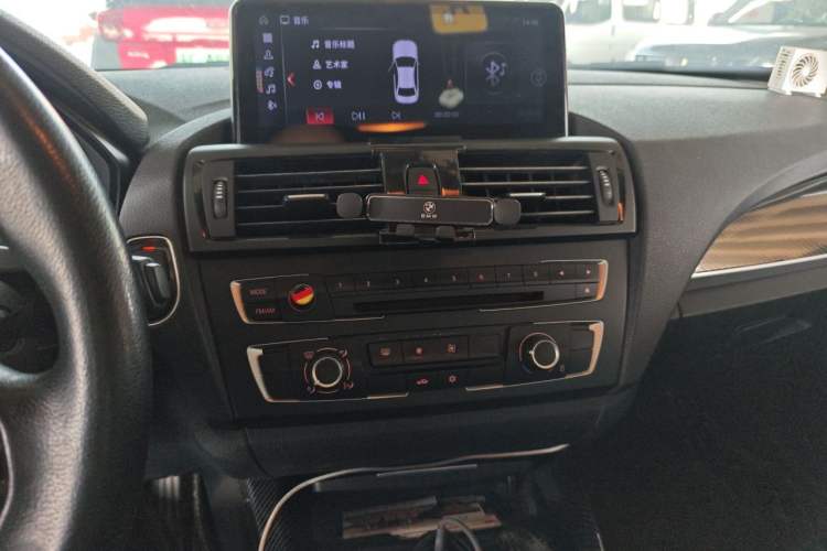 Used BMW 1 Series 2012 116i Urban Edition Audio And AC Panel