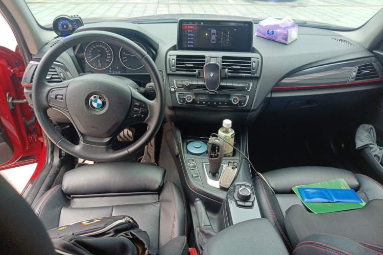 Used BMW 1 Series 2012 118i Sport Edition Center Console