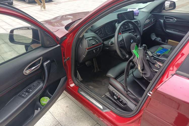 Used BMW 1 Series 2012 118i Sport Edition Driver Seat