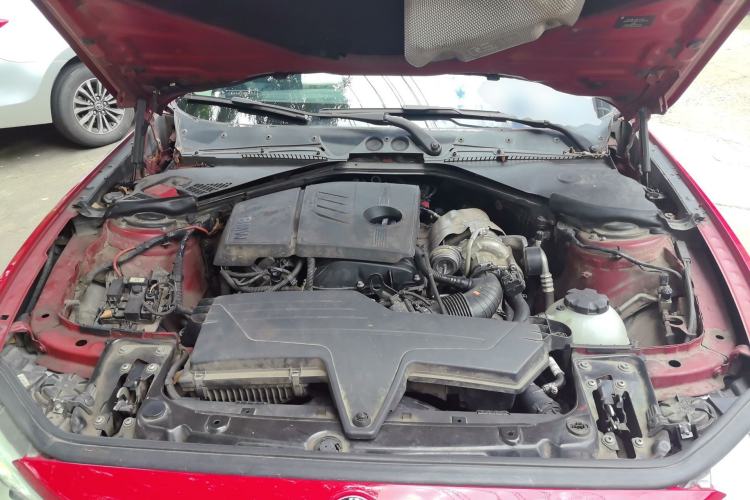 Used BMW 1 Series 2012 118i Sport Edition Engine Bay