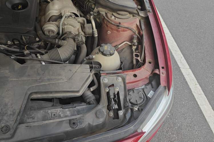 Used BMW 1 Series 2012 118i Sport Edition Engine Bay Left