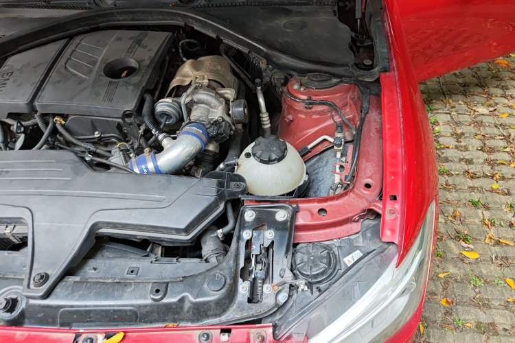 Used BMW 1 Series 2012 118i Sport Edition Engine Bay Left