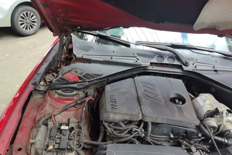 Used BMW 1 Series 2012 118i Sport Edition Engine Bay Right