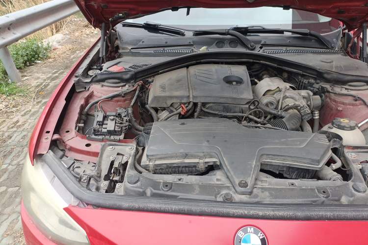Used BMW 1 Series 2012 118i Sport Edition Engine Bay Right