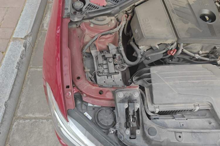 Used BMW 1 Series 2012 118i Sport Edition Engine Bay Right