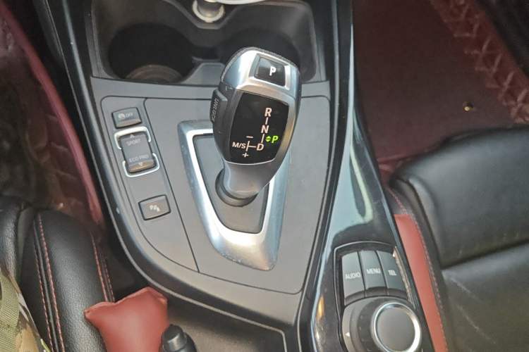 Used BMW 1 Series 2012 118i Sport Edition Gear Lever