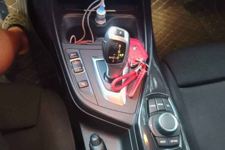 Used BMW 1 Series 2012 118i Sport Edition Gear Lever