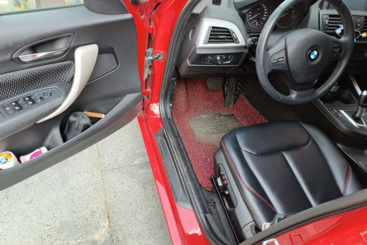 Used BMW 1 Series 2012 118i Leading Model Interior 3