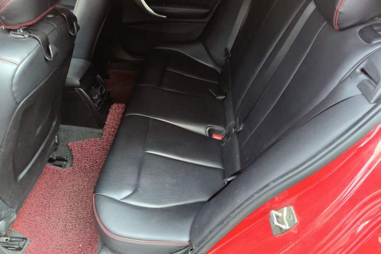 Used BMW 1 Series 2012 118i Leading Model Interior 4