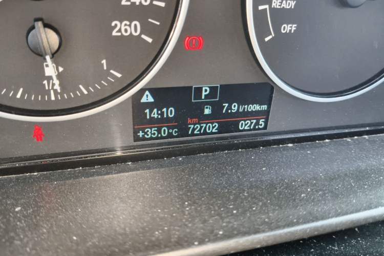 Used BMW 1 Series 2012 118i Leading Model Odometer Close Up