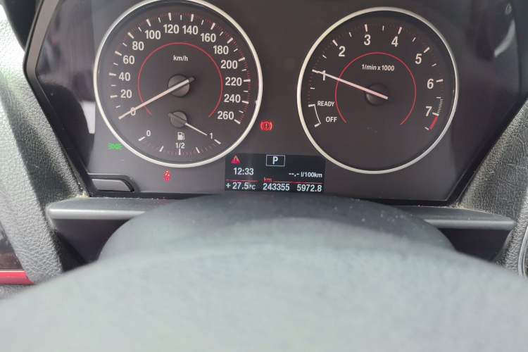 Used BMW 1 Series 2012 118i Sport Edition Odometer Close Up