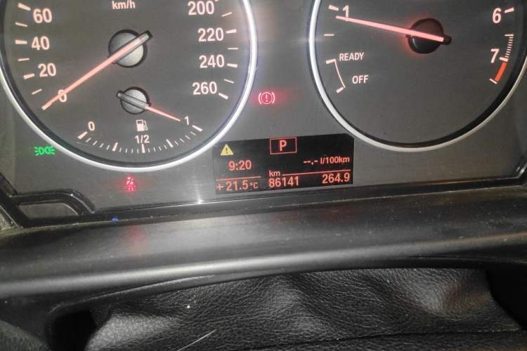 Used BMW 1 Series 2012 118i Leading Model Odometer Close Up