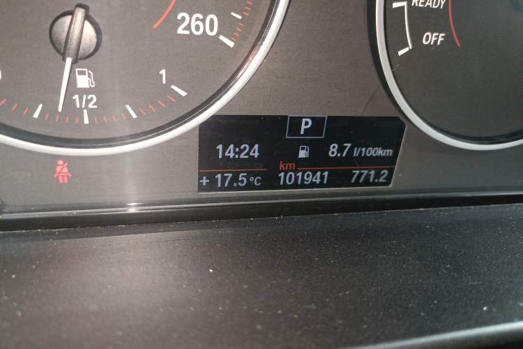 Used BMW 1 Series 2012 118i Sport Edition Odometer Close Up