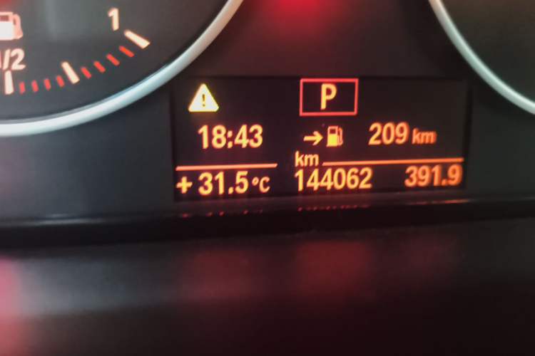 Used BMW 1 Series 2012 118i Sport Edition Odometer Close Up