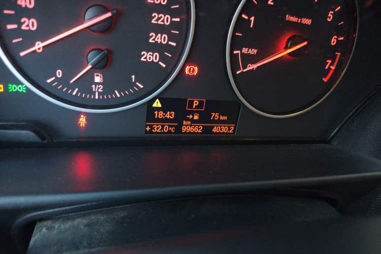 Used BMW 1 Series 2012 116i Leading Model Odometer Close Up