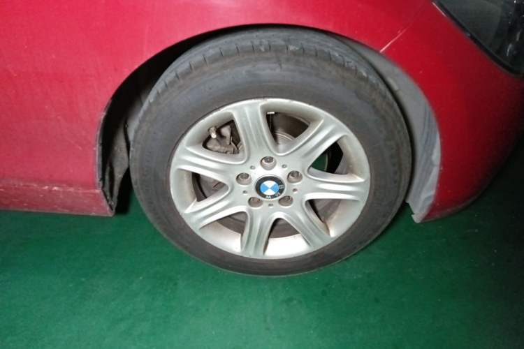 Used BMW 1 Series 2012 116i Leading Model Right Front Wheel Hub
