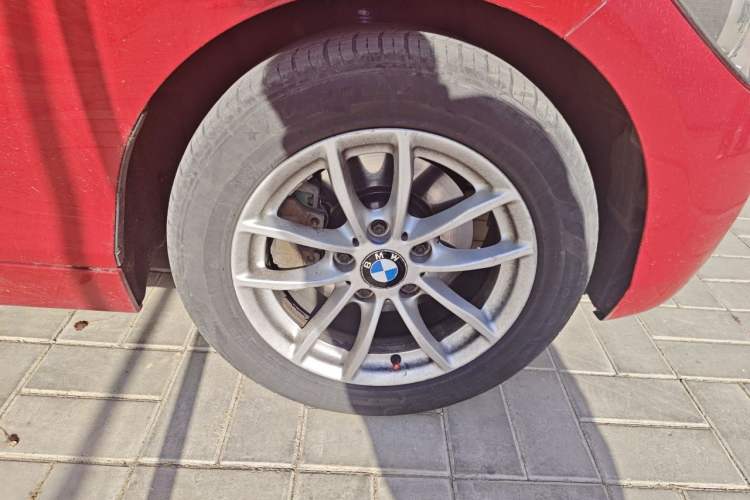 Used BMW 1 Series 2012 118i Leading Model Right Front Wheel Hub