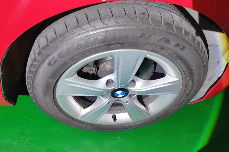 Used BMW 1 Series 2012 118i Sport Edition Right Front Wheel Hub