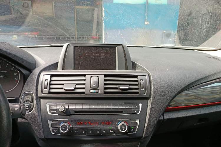 Used BMW 1 Series 2012 118i Sport Edition Audio And AC Panel