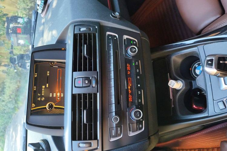Used BMW 1 Series 2012 118i Sport Edition Audio And AC Panel