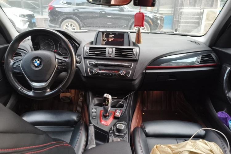 Used BMW 1 Series 2012 118i Sport Edition Center Console