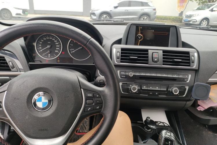 Used BMW 1 Series 2012 116i Urban Edition Center Console