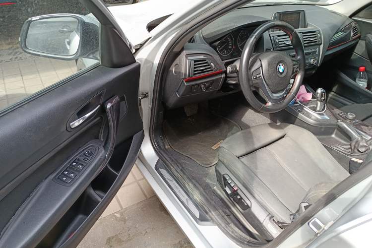 Used BMW 1 Series 2012 118i Sport Edition Driver Seat