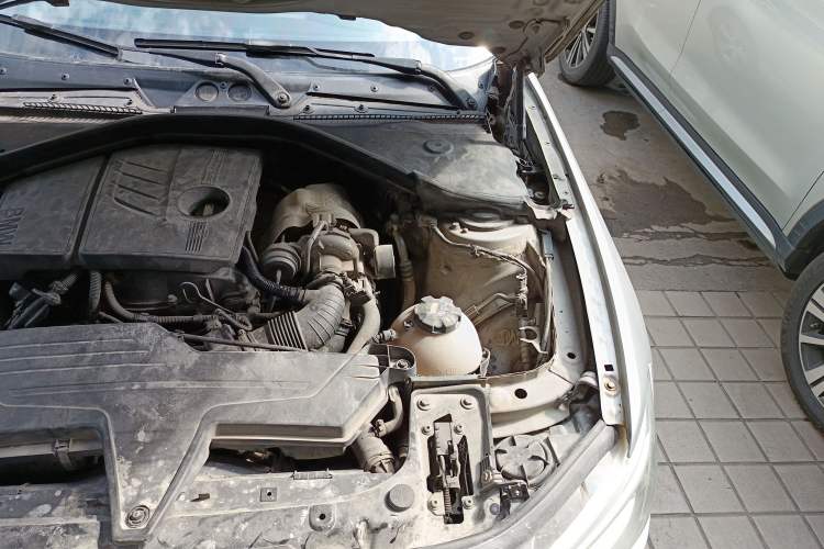 Used BMW 1 Series 2012 118i Sport Edition Engine Bay Left