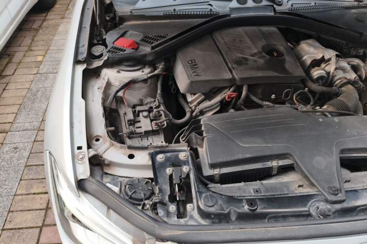 Used BMW 1 Series 2012 118i Sport Edition Engine Bay Right