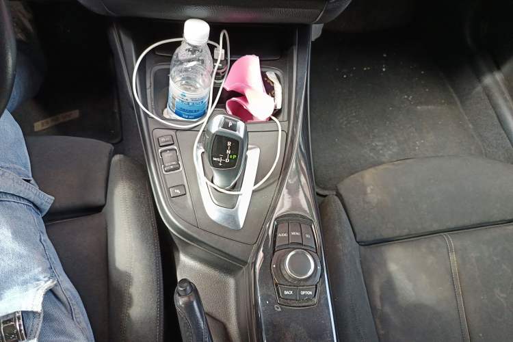 Used BMW 1 Series 2012 118i Sport Edition Gear Lever
