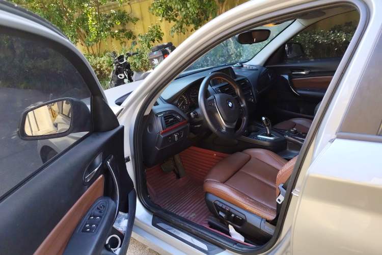 Used BMW 1 Series 2012 118i Sport Edition Interior 3