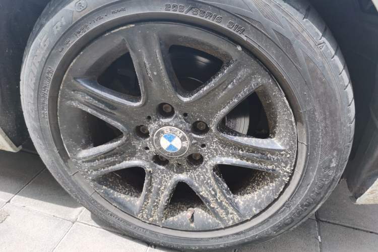 Used BMW 1 Series 2012 116i Leading Model Right Front Wheel Hub