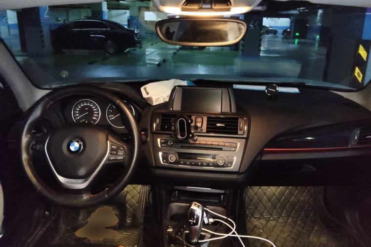 Used BMW 1 Series 2012 118i Leading Model Center Console