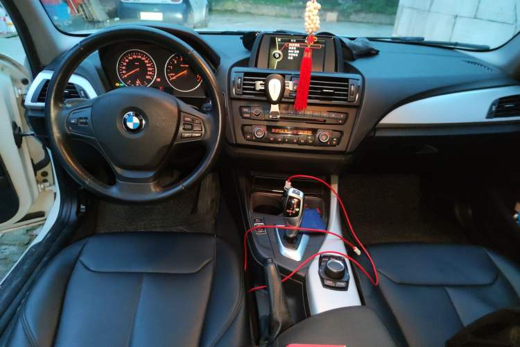 Used BMW 1 Series 2012 118i Leading Model Center Console