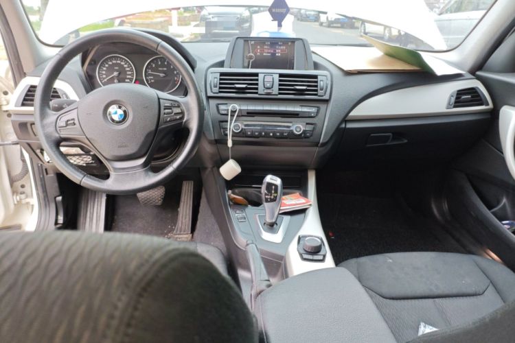 Used BMW 1 Series 2012 118i Leading Model Center Console
